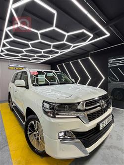 تۆیۆتا لاند کروزەر